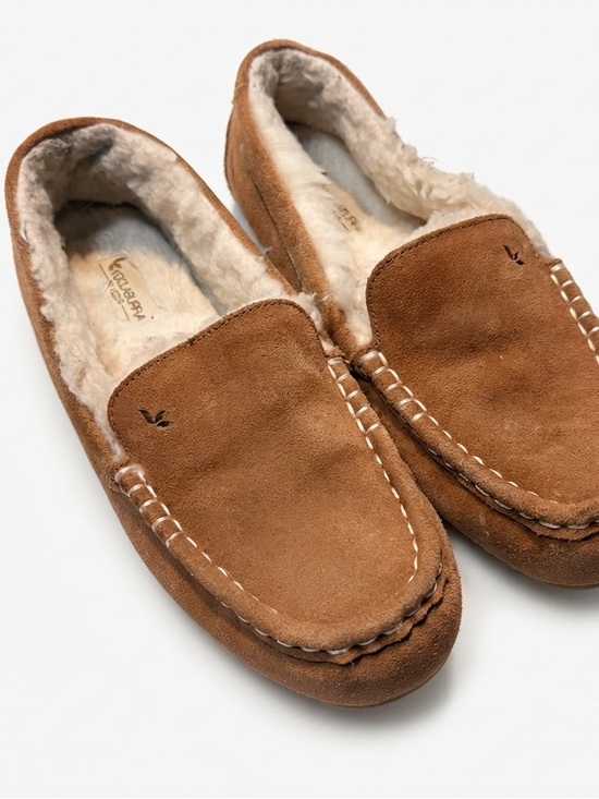 Koolaburra Shoes - Koolaburra by UGG Lezly slippers featuring a chestnut suede upper and plush faux